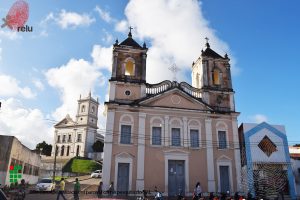 Foto da Igreja Matriz de Nossa Senhora da Conceição vista de perto