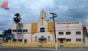 Foto recente da capela da escola de Nossa Senhora do Amparo vista de frente