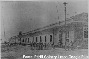 Foto antiga da Escola de Aprendiz Marinheiros