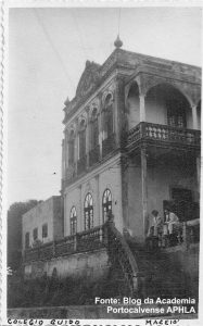 Foto antiga do antigo Colégio Guido de Fontgalland de lado, visto de perto