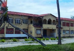 Foto recente da Escola de Aprendiz Marinheiros de perto