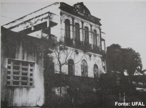 Foto antiga do antigo Colégio Guido de Fontgalland do ângulo esquerdo