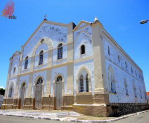 Foto recente da Igreja Nossa Senhora Mãe do Povo vista do ângulo direito