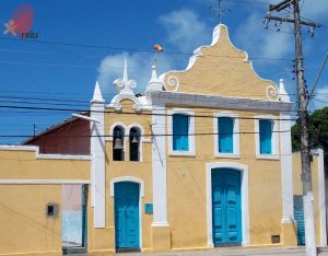 Foto recente da igreja Nossa Senhora da Guia vista do ângulo esquerdo